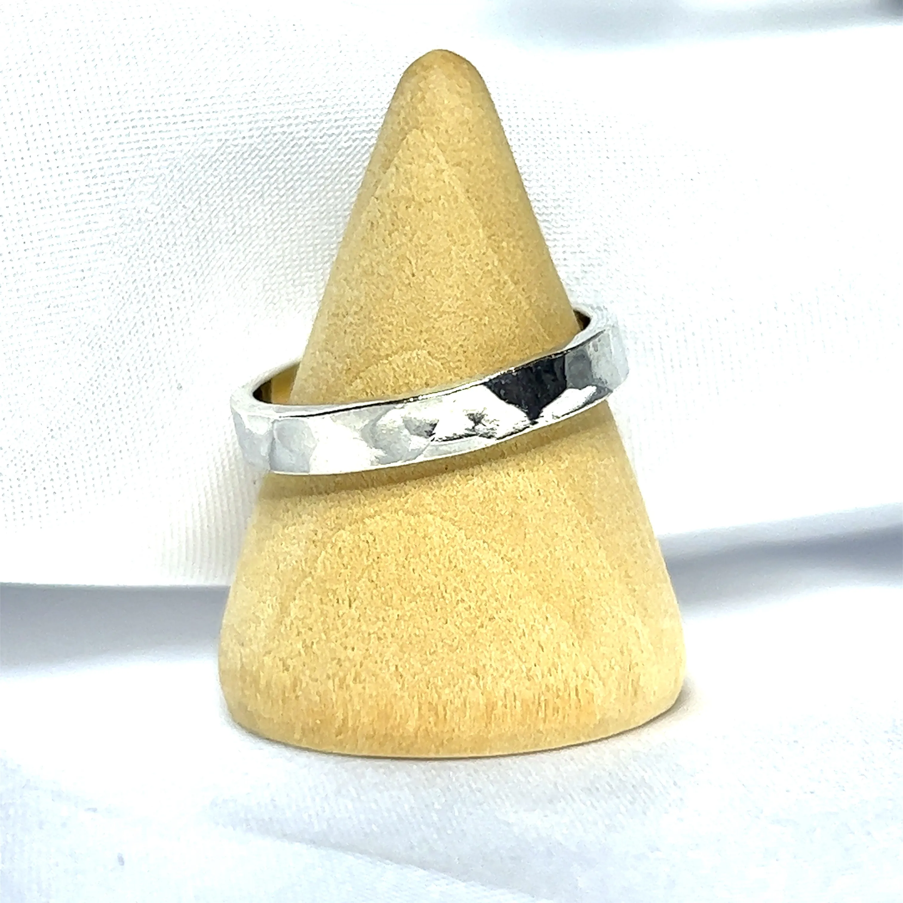 3mm Flat Hammered Band